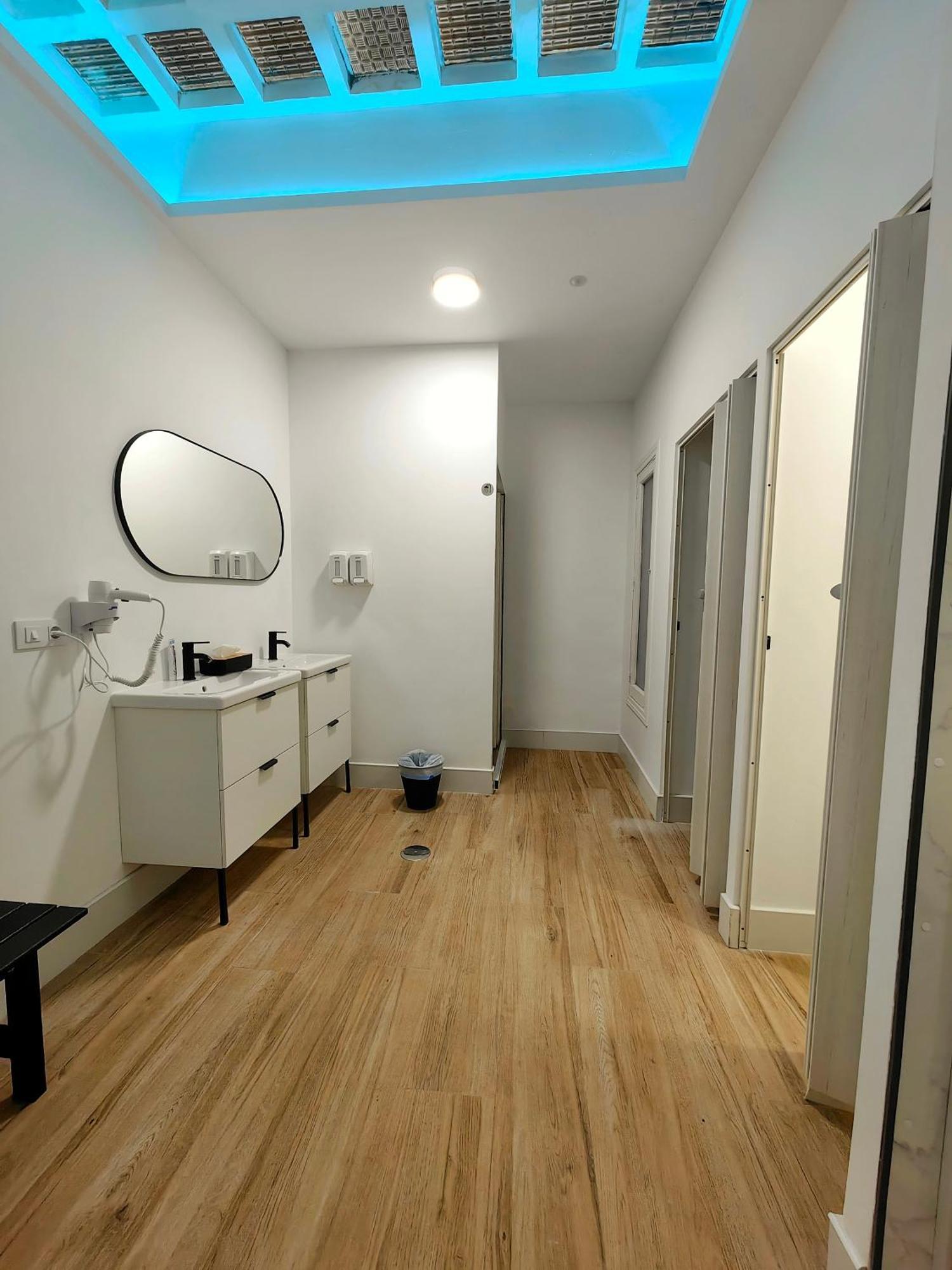 Hostel Siesta & Go Madrid Dış mekan fotoğraf