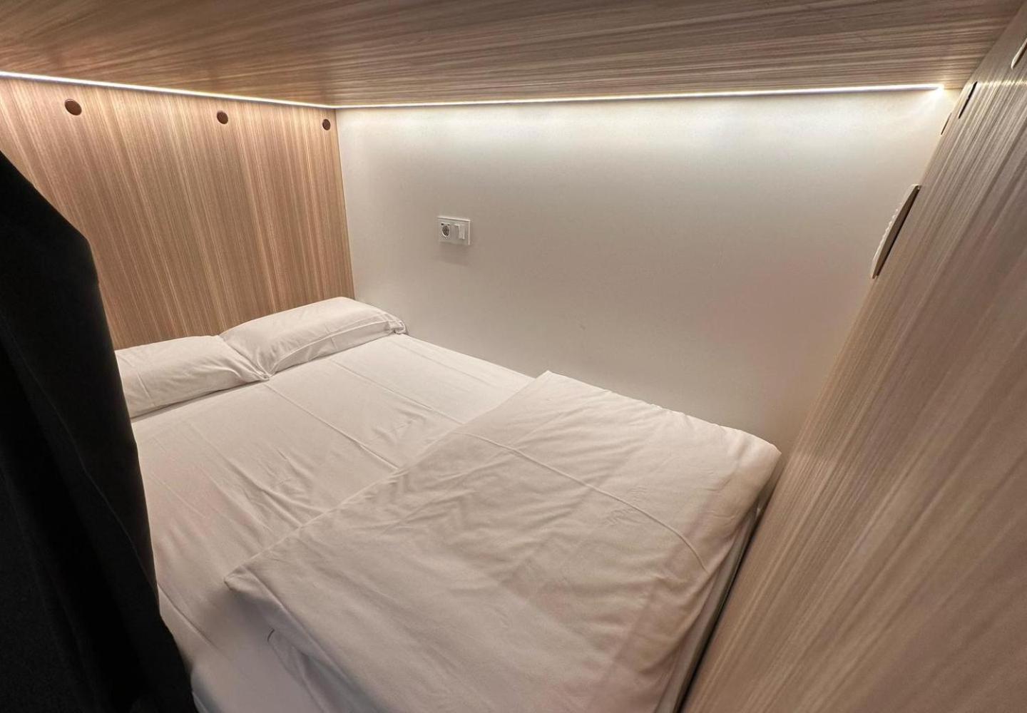 Hostel Siesta & Go Madrid Dış mekan fotoğraf
